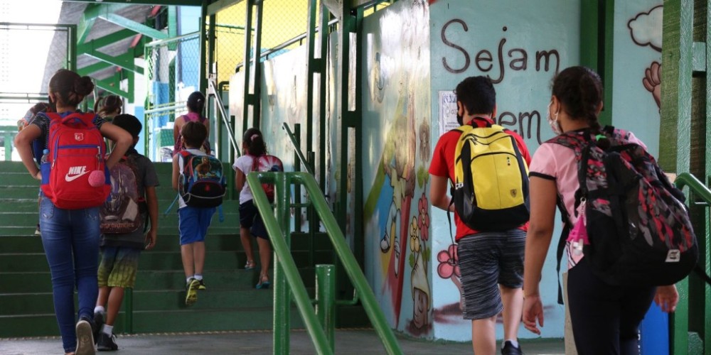 Certidão negativa para trabalho com crianças gera críticas