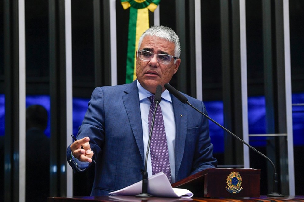 Girão anuncia providências contra obrigação de vacinar crianças contra Covid