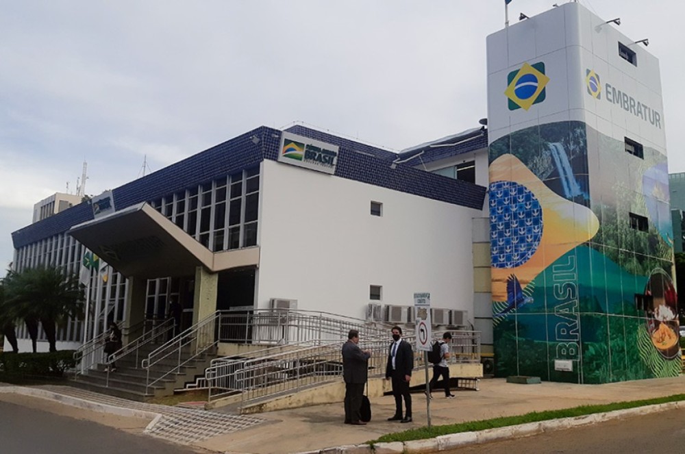 MP estabelece que Embratur pode ser contratada com dispensa de licitação