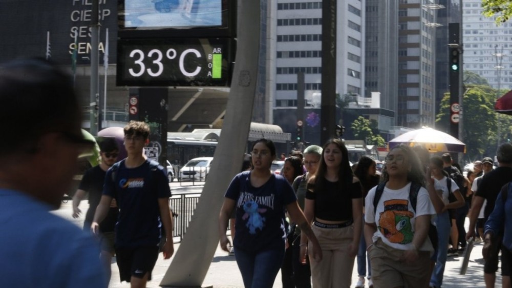 Brasil tem renda per capita de R$ 1.893 em 2023; veja ranking das UFs