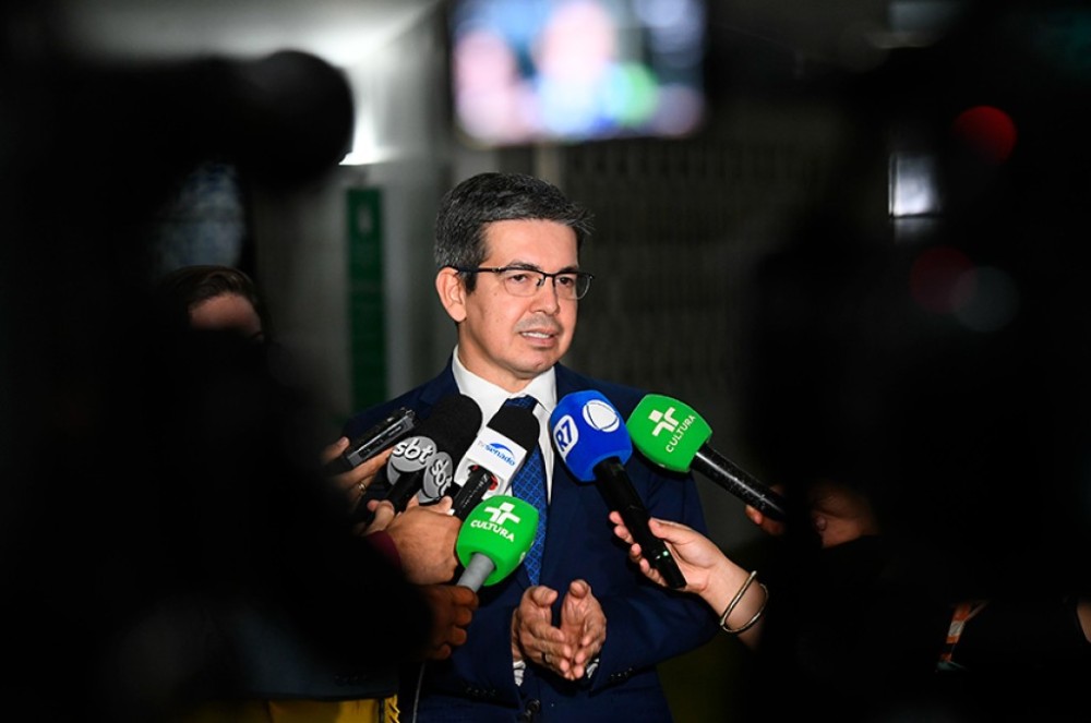 Randolfe: projeto de lei sobre reoneração da folha deve chegar esta semana