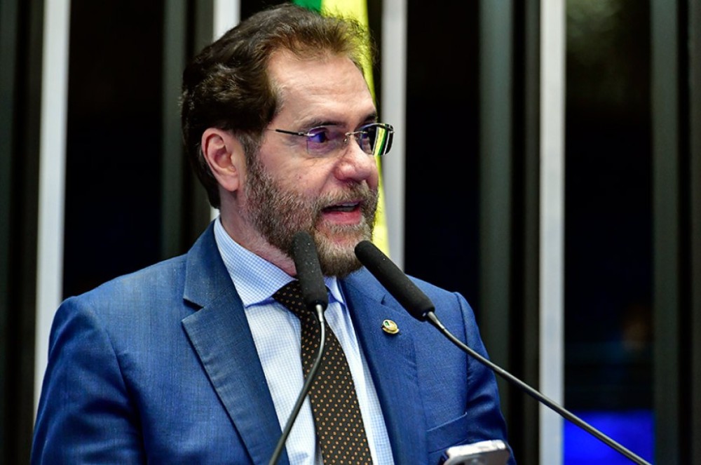 Plínio Valério lamenta vulnerabilidade da população da Amazônia