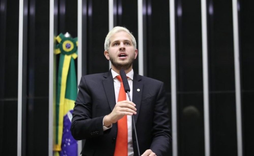 Câmara aprova projeto que cria tarifa social de água e esgoto; acompanhe