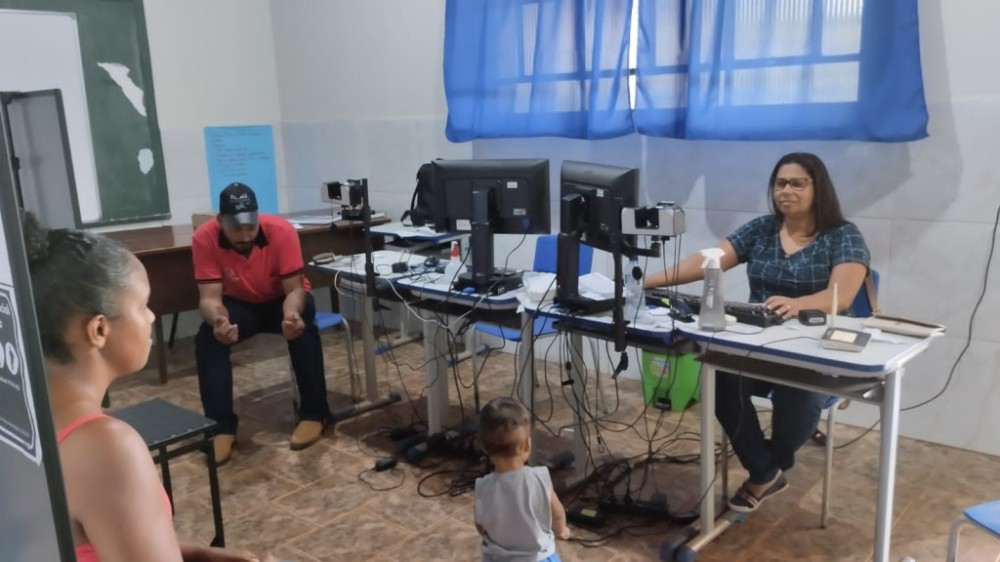 Mutirão eleitoral atende 67 pessoas do distrito Terra Roxa, em Juína