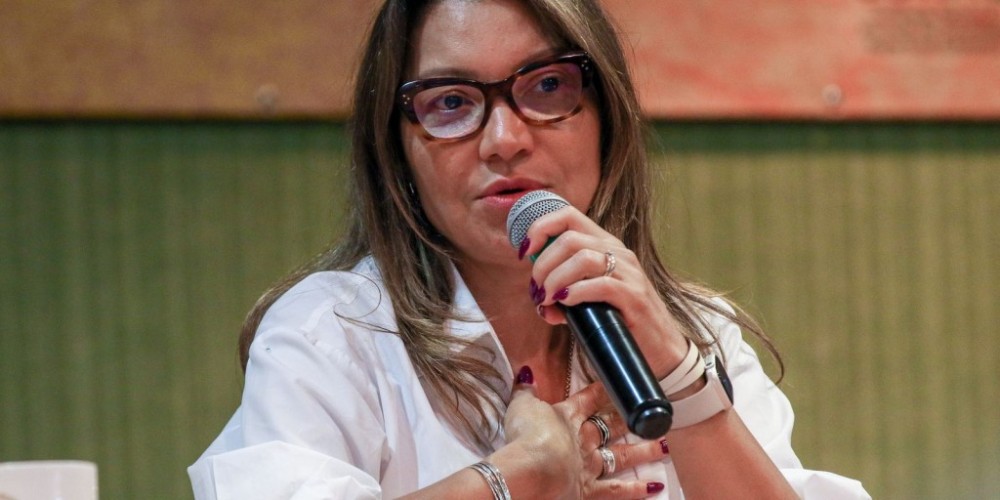 Janja afirma que foi vítima de mensagens misóginas e violentas