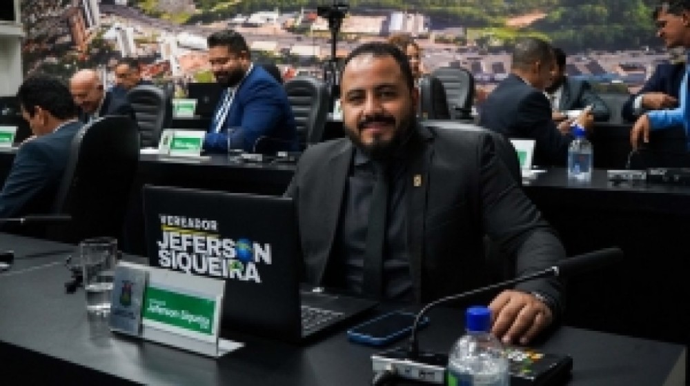 Jeferson Siqueira apresenta indicações na área de infraestrutura