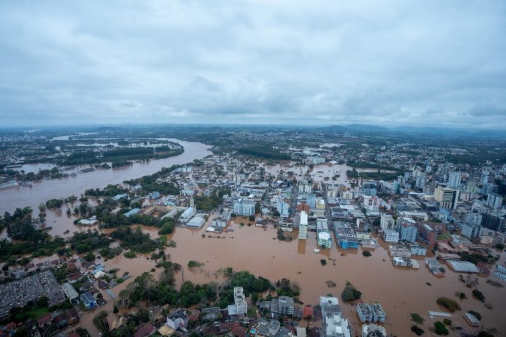 Medida provisória que liberou recursos contra enchentes no Rio Grande do Sul vira lei