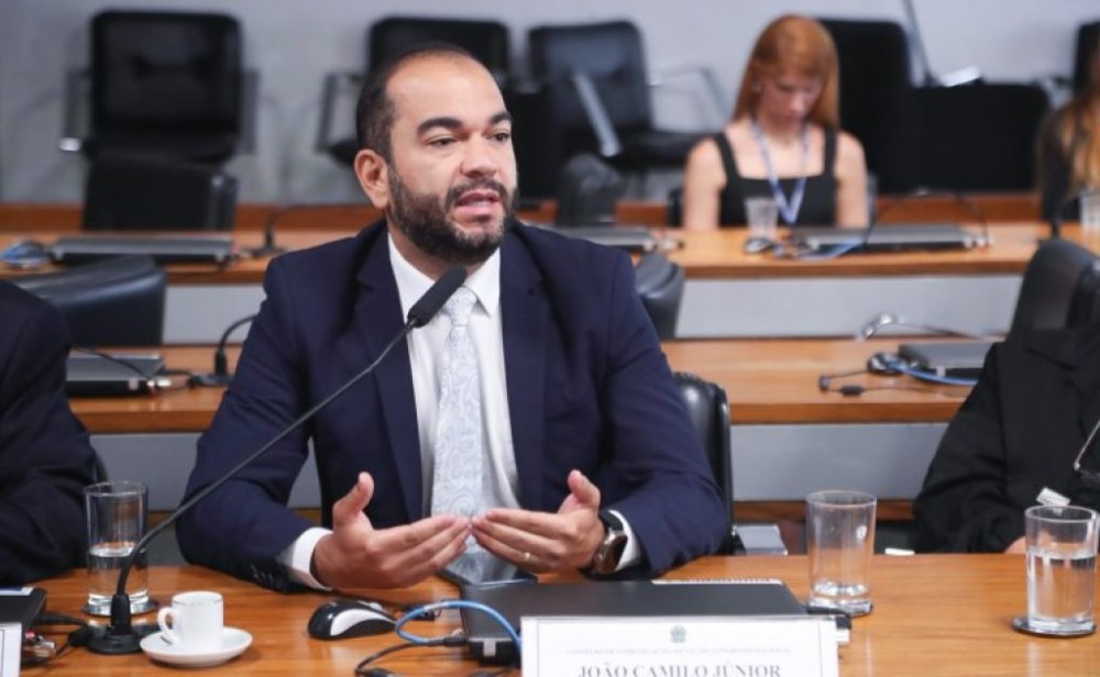 Remuneração de conteúdo jornalístico por plataformas digitais é discussão urgente, afirmam conselheiros