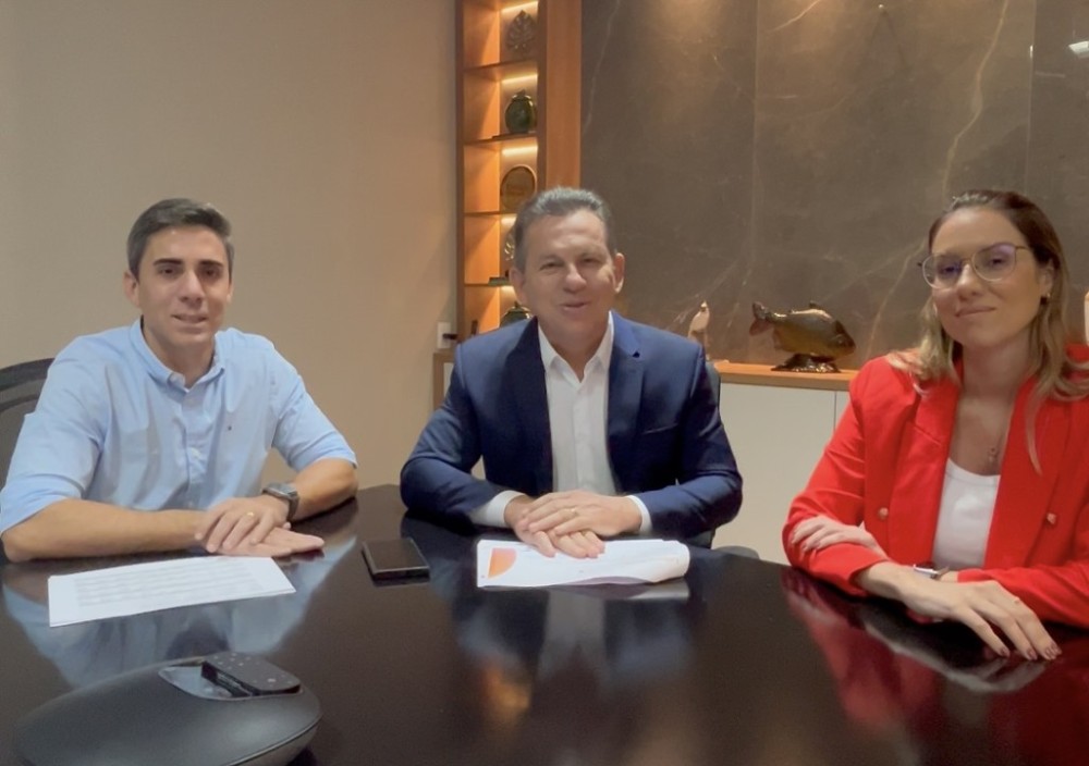 Governador anuncia aumento para profissionais da educação que atuam na alfabetização de adultos