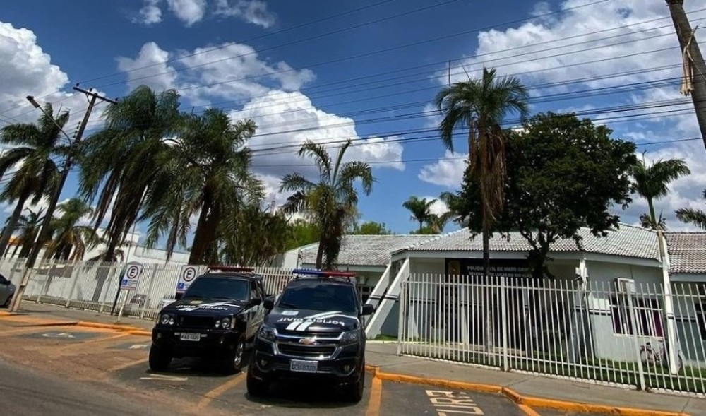 Homem é preso em flagrante após agredir esposa e filho adolescente em Lucas do Rio Verde