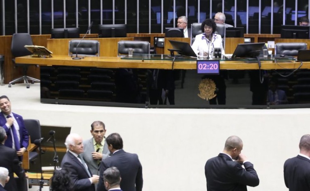 Câmara aprova projeto que incentiva a criação e a melhoria de bibliotecas no País; acompanhe