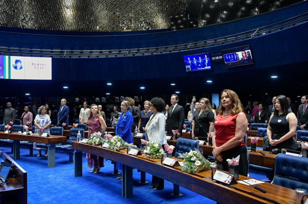 Senado premia mulheres com Diploma Bertha Lutz por atuação no combate ao feminicídio