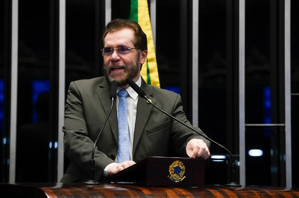 Fim de mandato vitalício de ministros do STF começa a tramitar, informa Plínio