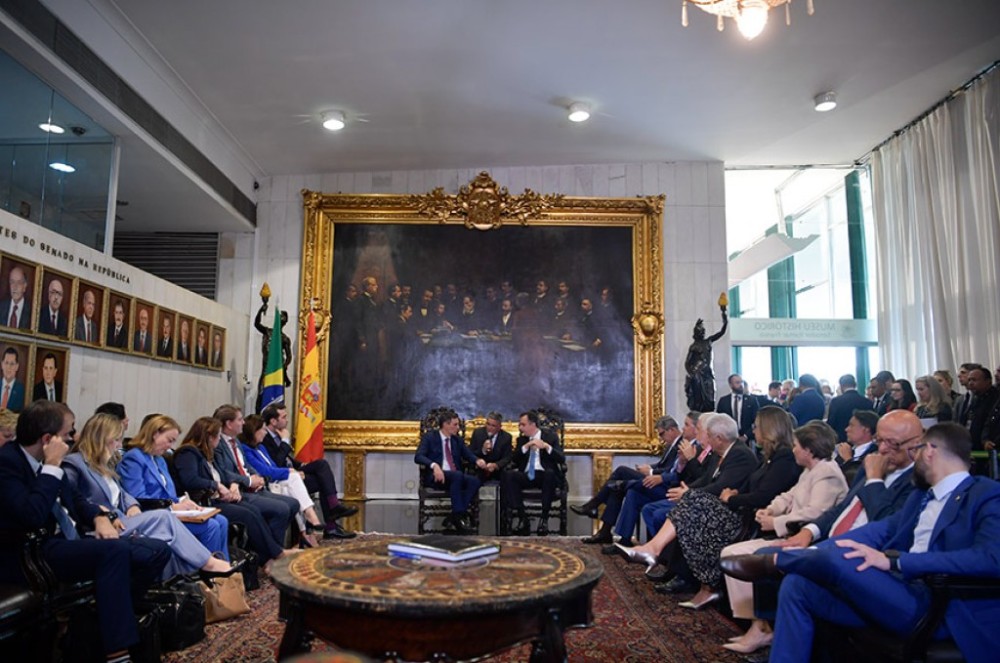 Rodrigo Pacheco e Pedro Sánchez defendem busca da paz em todo o mundo