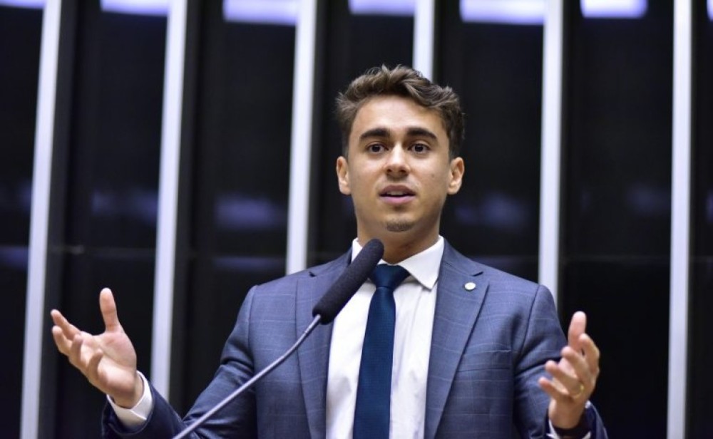 Nikolas Ferreira é eleito presidente da Comissão de Educação