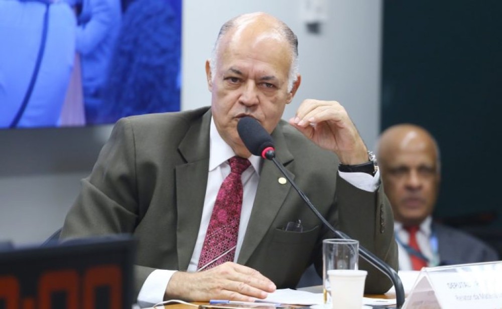 Pastor Eurico é eleito presidente da Comissão de Previdência