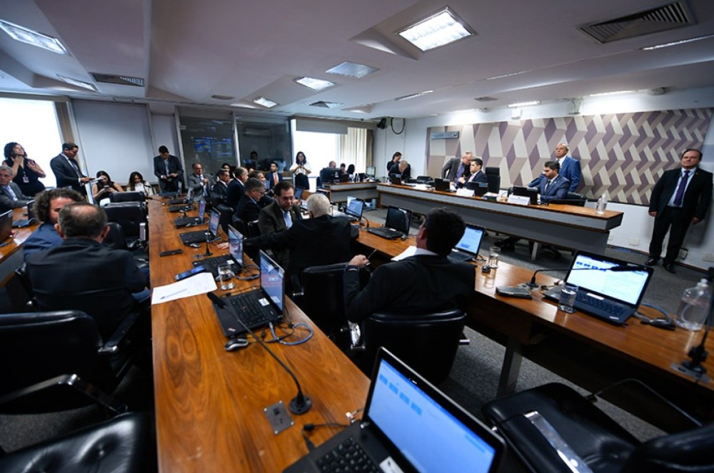 CCJ deve votar PEC sobre as drogas na quarta-feira