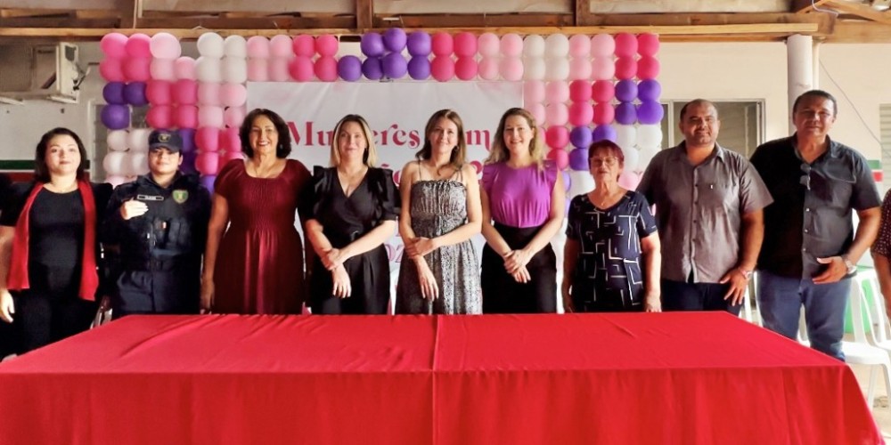 Primeira-dama de Várzea Grande abre evento em comemoração ao mês dedicado à mulher