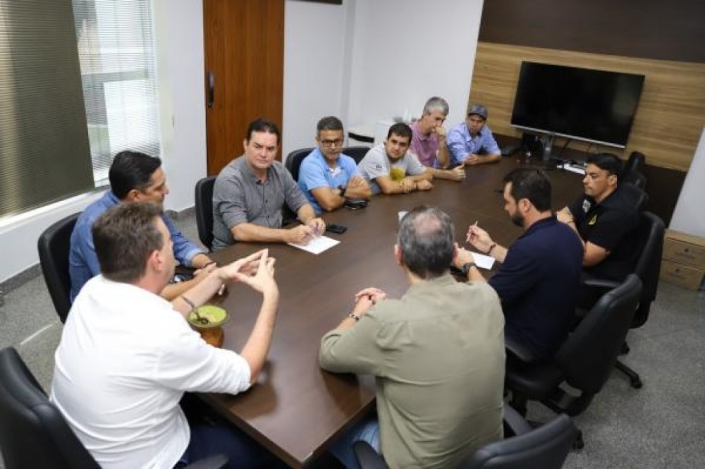 Prefeitura intermedia negociação entre disk entulhos e empresas habilitadas para recebimento de entulhos e lixo seco