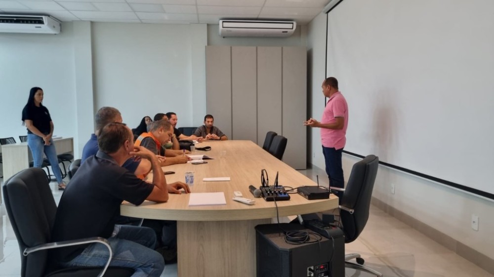 Sanear firma parceria com lideranças comunitárias para monitorar ações emergenciais durante reforma de reservatório