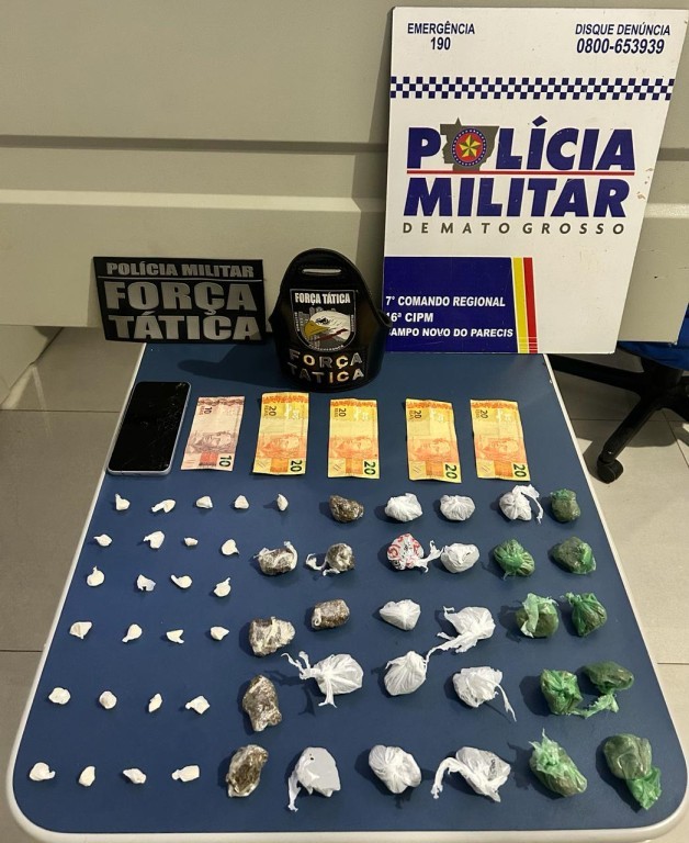 Mulher é presa pela PM com 54 porções de maconha e pasta base de cocaína