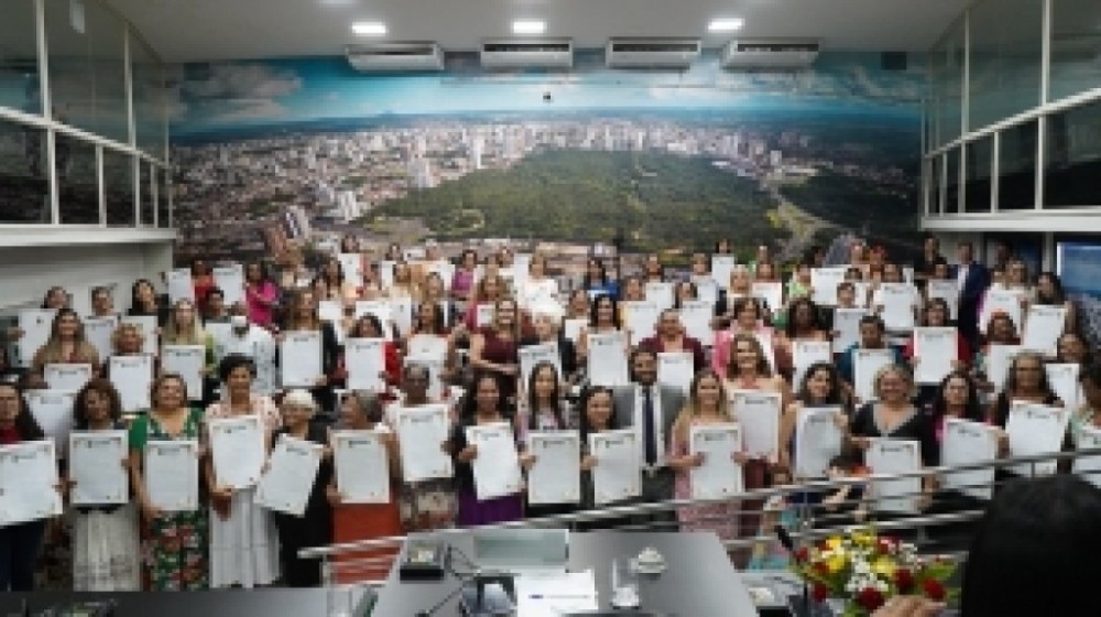 Lilo Pinheiro homenageia mulheres no dia 8 de março