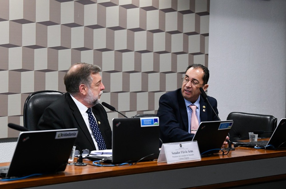 CDH: Libras em eventos esportivos na TV pode se tornar obrigatória