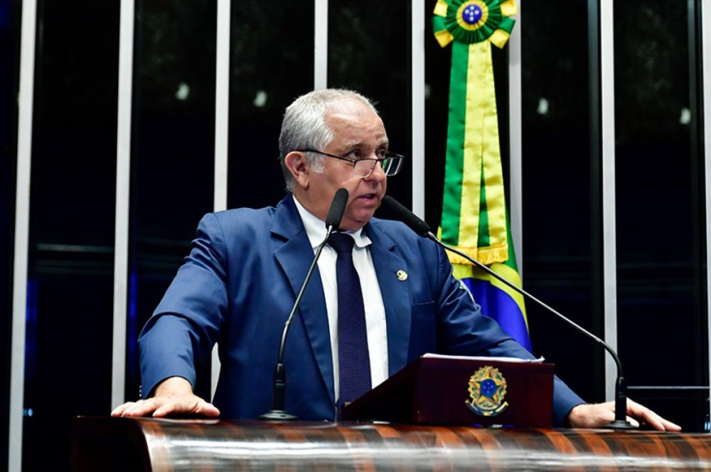 Izalci critica resolução do TSE sobre responsabilização de plataformas digitais