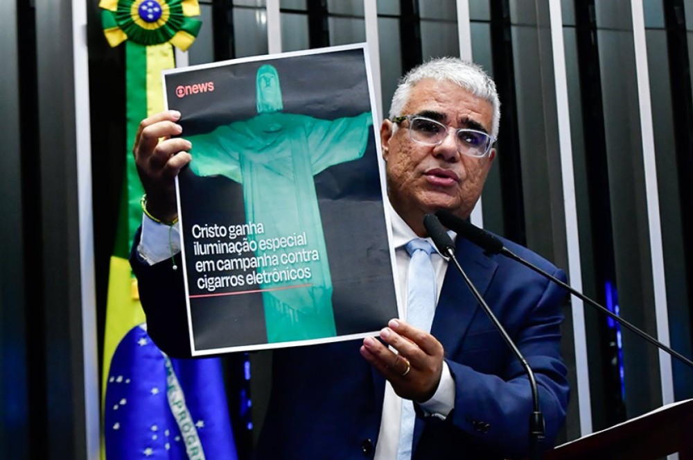 Para Girão, cigarros eletrônicos são 'armas químicas' contra jovens