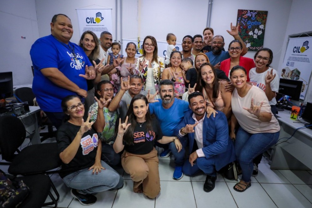 Primeira-dama visita Central de Libras: 