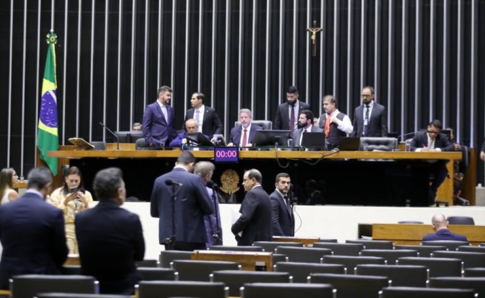 Câmara analisa pedidos de urgência para projetos; acompanhe