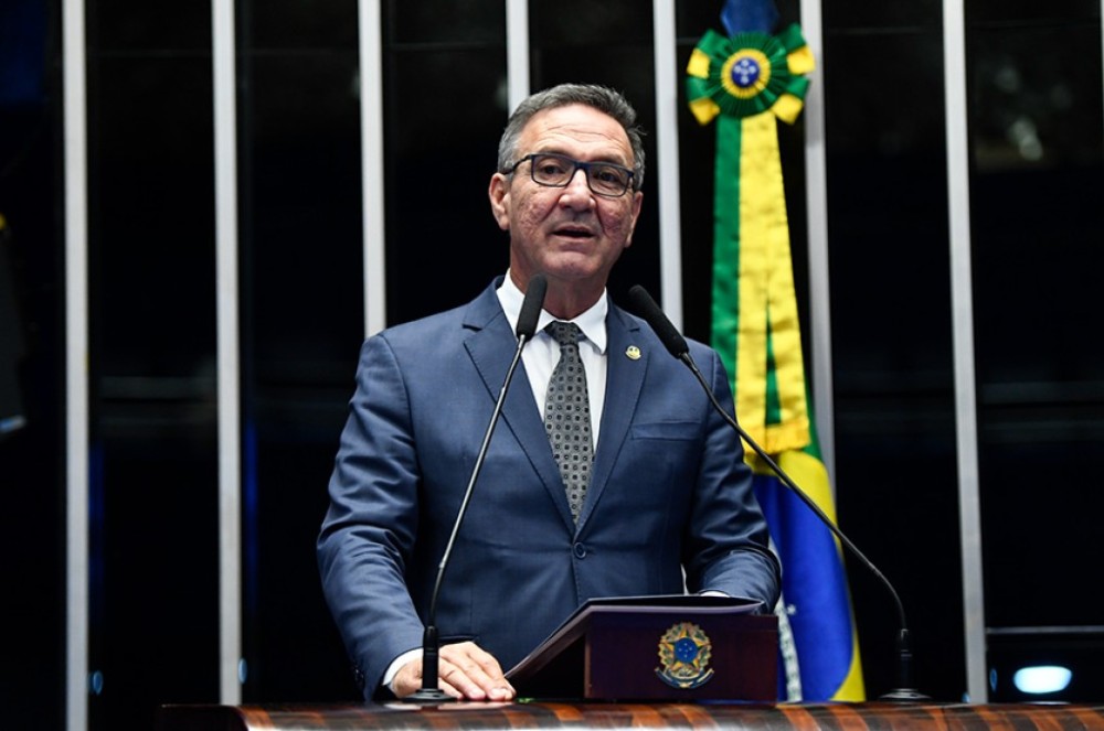 Lucas Barreto cobra transferência de servidores dos ex-territórios para a União