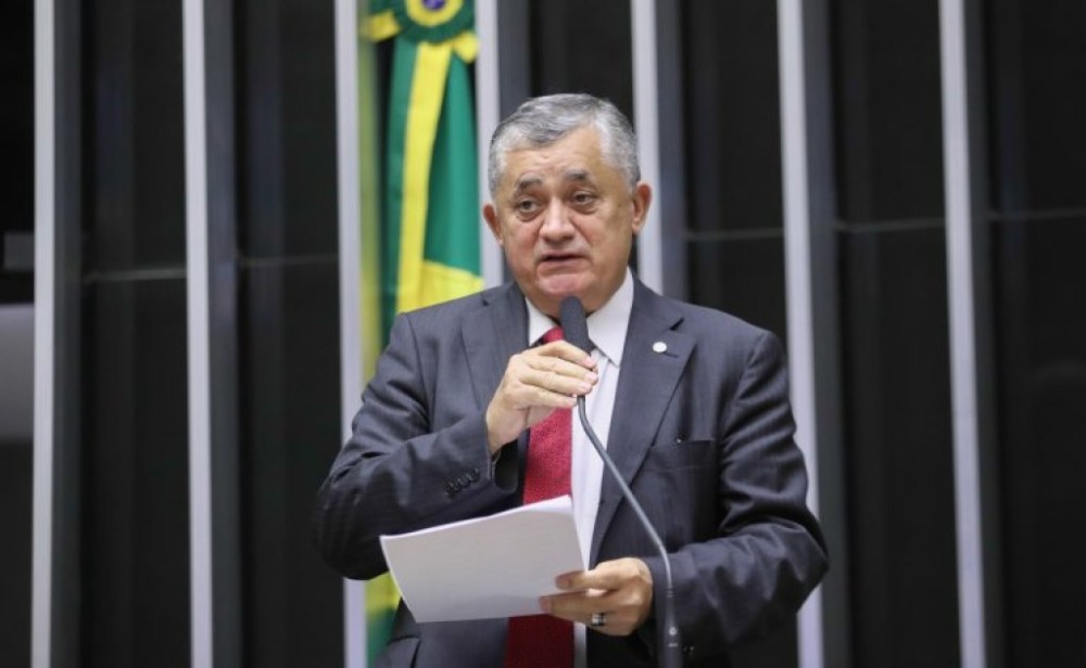 Projeto permite contratação da Embratur sem licitação