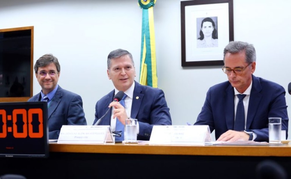 Câmara dos Deputados instala comissão de juristas para revisar legislação de portos