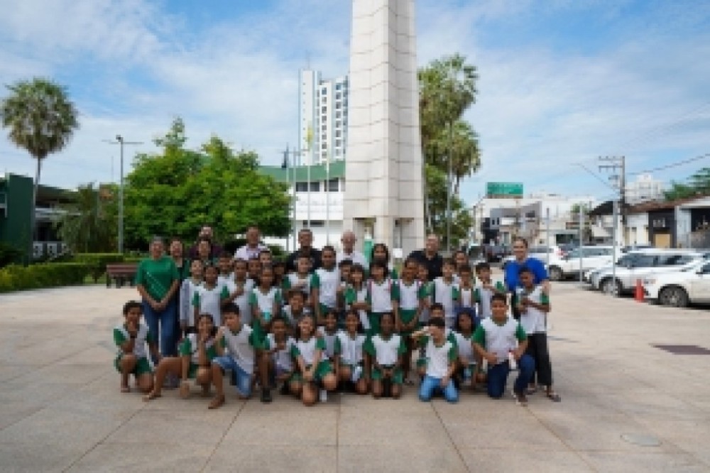 Projeto Cuiabaninhos recebe estudantes de escola do bairro Pedra 90