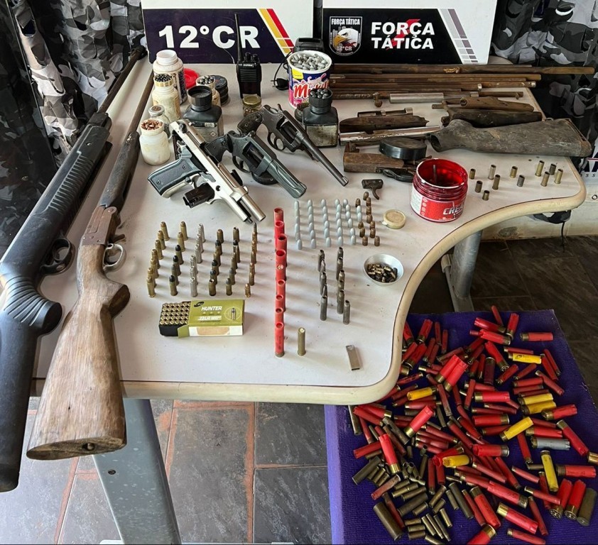 Força Tática intercepta troca de armas de facção criminosa e prende dupla em Pontes e Lacerda
