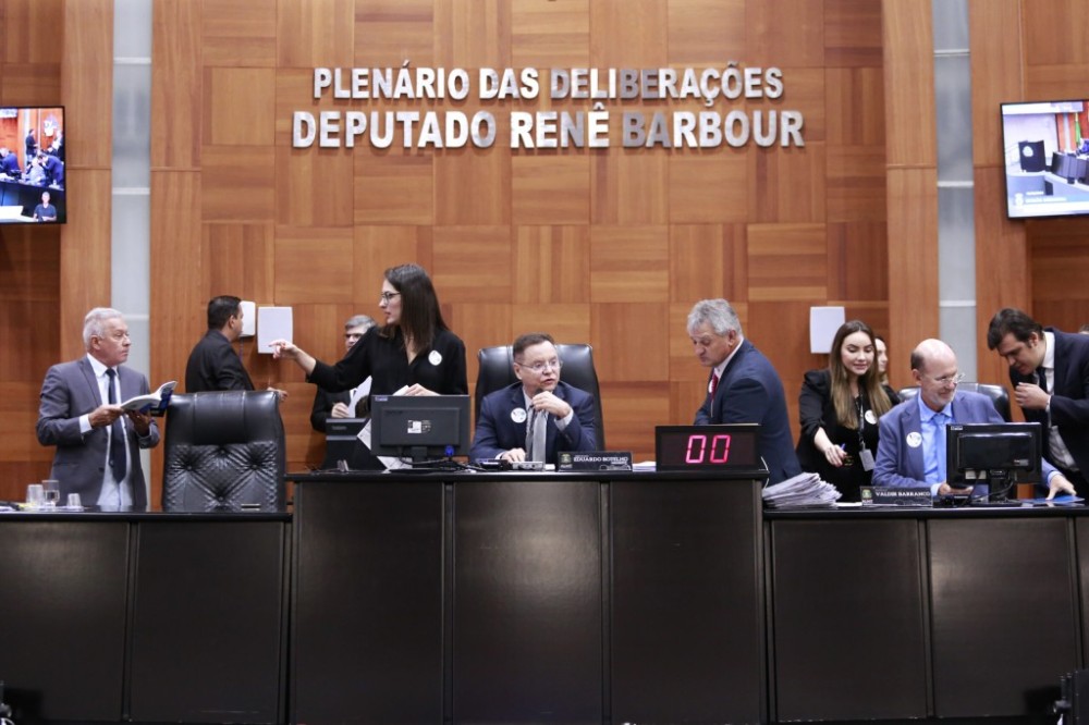 Assembleia instala comissão especial para acompanhar conflito urbano no Contorno Leste
