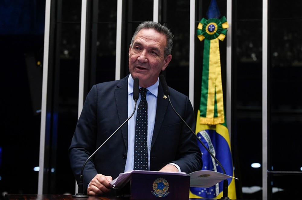 Lucas Barreto pede plano para desenvolver e tirar Amapá da pobreza