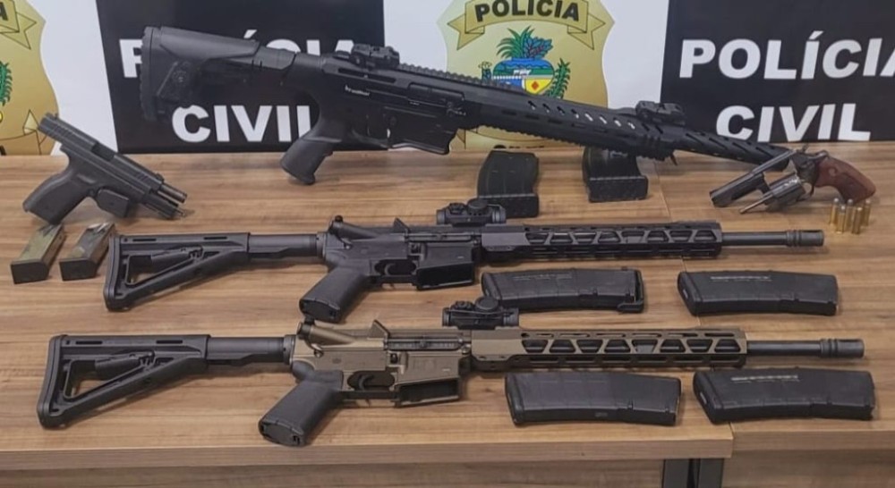 Polícia Civil apreende em MT e Goiás fuzis, munições e pistolas em fazendas de investigado por violência doméstica e sexual