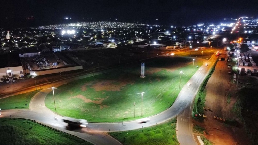 Prefeitura inicia a substituição das lâmpadas dos superpostes da BR163-364 entre o antigo Aeroporto e o Trevão