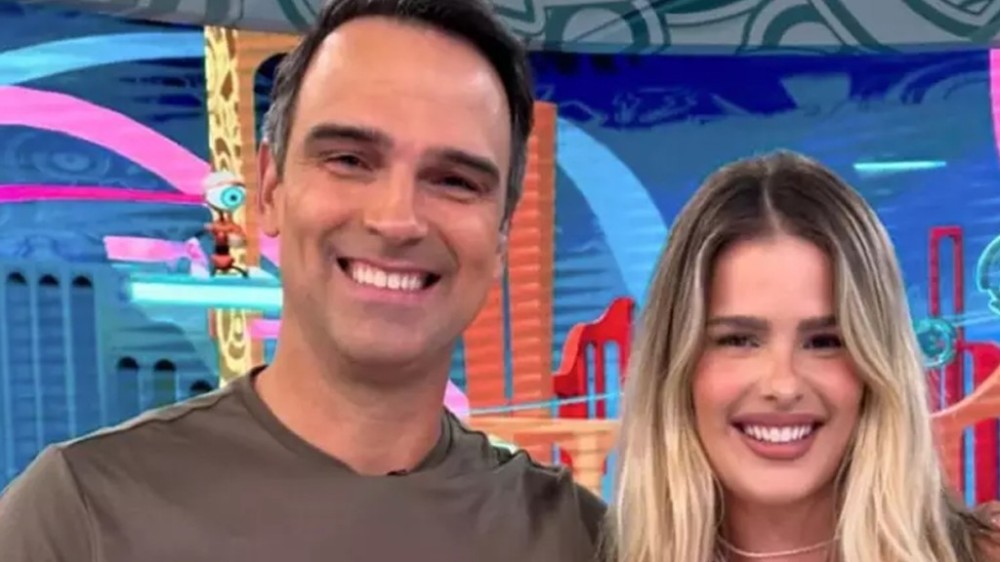 Tadeu Schmidt anima web ao imitar Yasmin Brunet: ‘Ela entra em todas as brincadeiras’