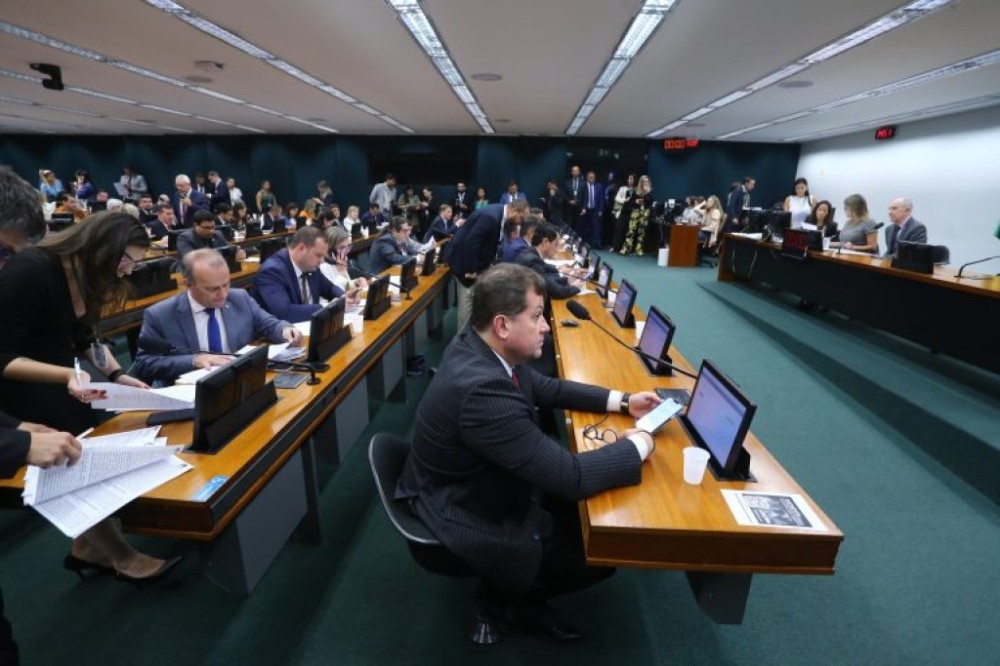 Comissões aprovam convites a ministros para discutir prioridades das pastas