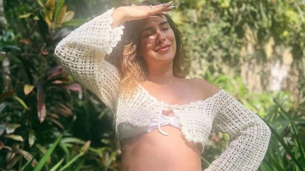 Fernanda Paes Leme posa completamento nua e exibe barrigão: ‘Meu próprio ensaio’