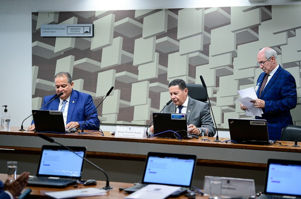 Comissão analisa projeto que limita remoção de conteúdo em redes sociais
