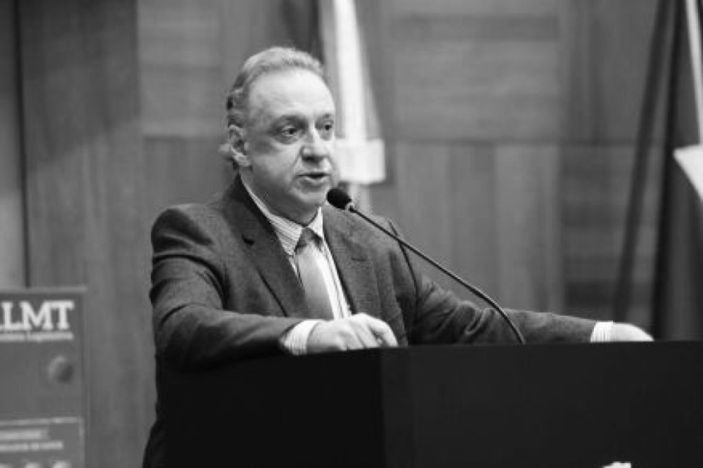 Prefeito lamenta falecimento de Romoaldo Júnior