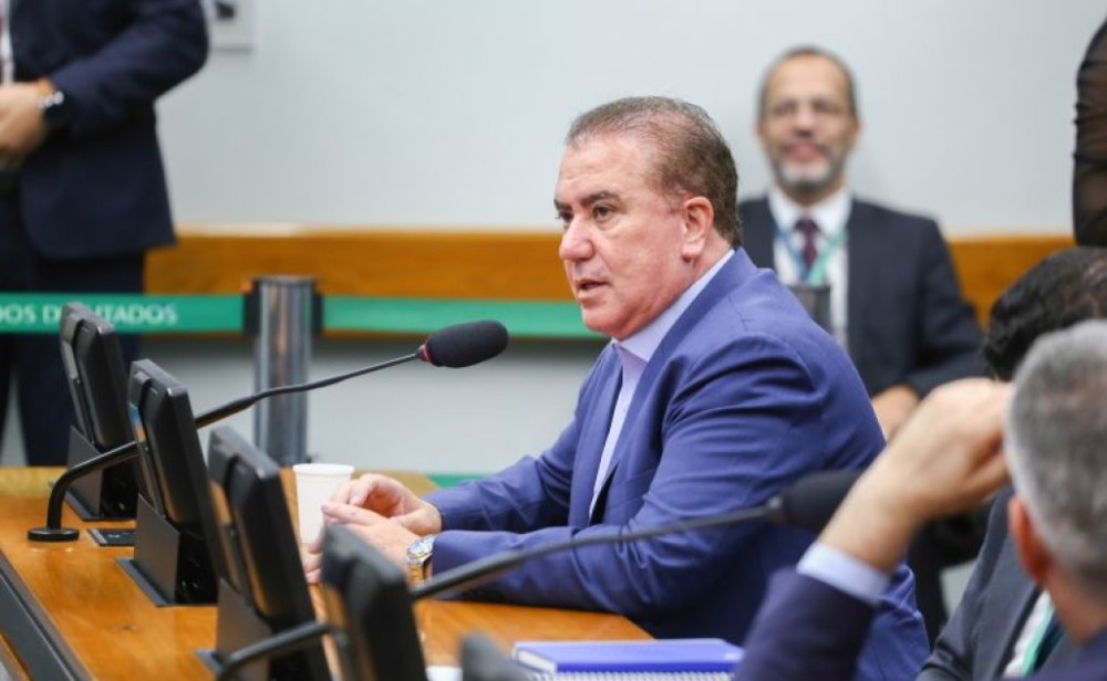 Projeto garante à comerciária direito de descanso quinzenal remunerado aos domingos