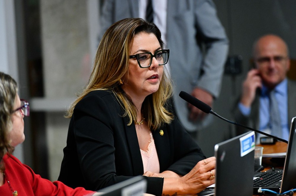 CAS debate assédio e saúde mental de mulheres policiais