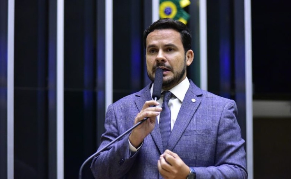 Proposta prevê jornada reduzida para PM e bombeiro que tenha pessoa com deficiência na família