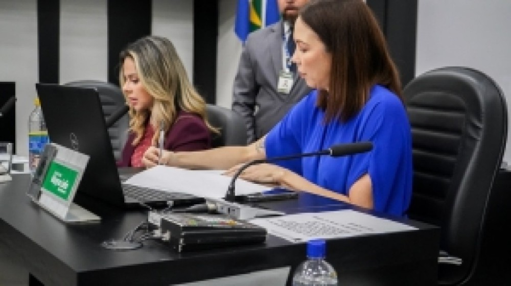 Homenagem a jogadores e mulheres marcam agenda da semana na Câmara