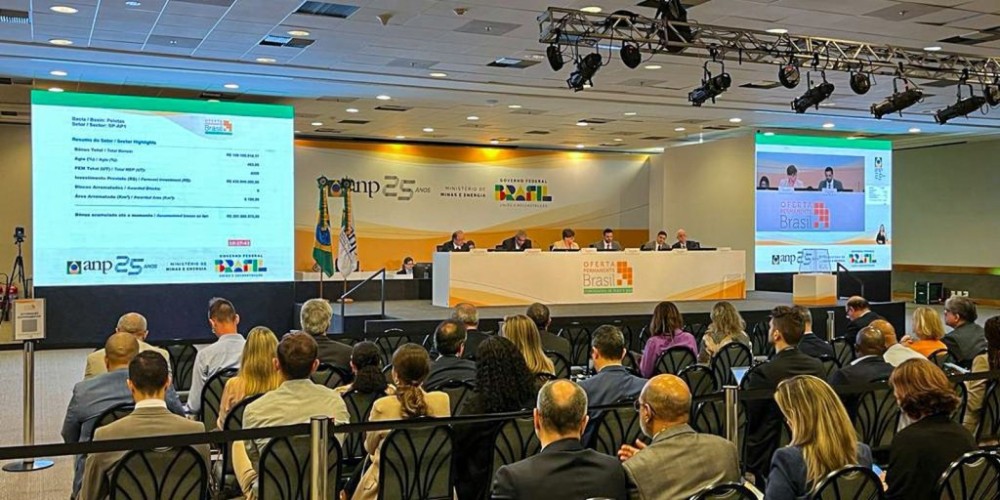 Leilão de blocos de exploração fora do pré-sal arrecada R$ 422 milhões